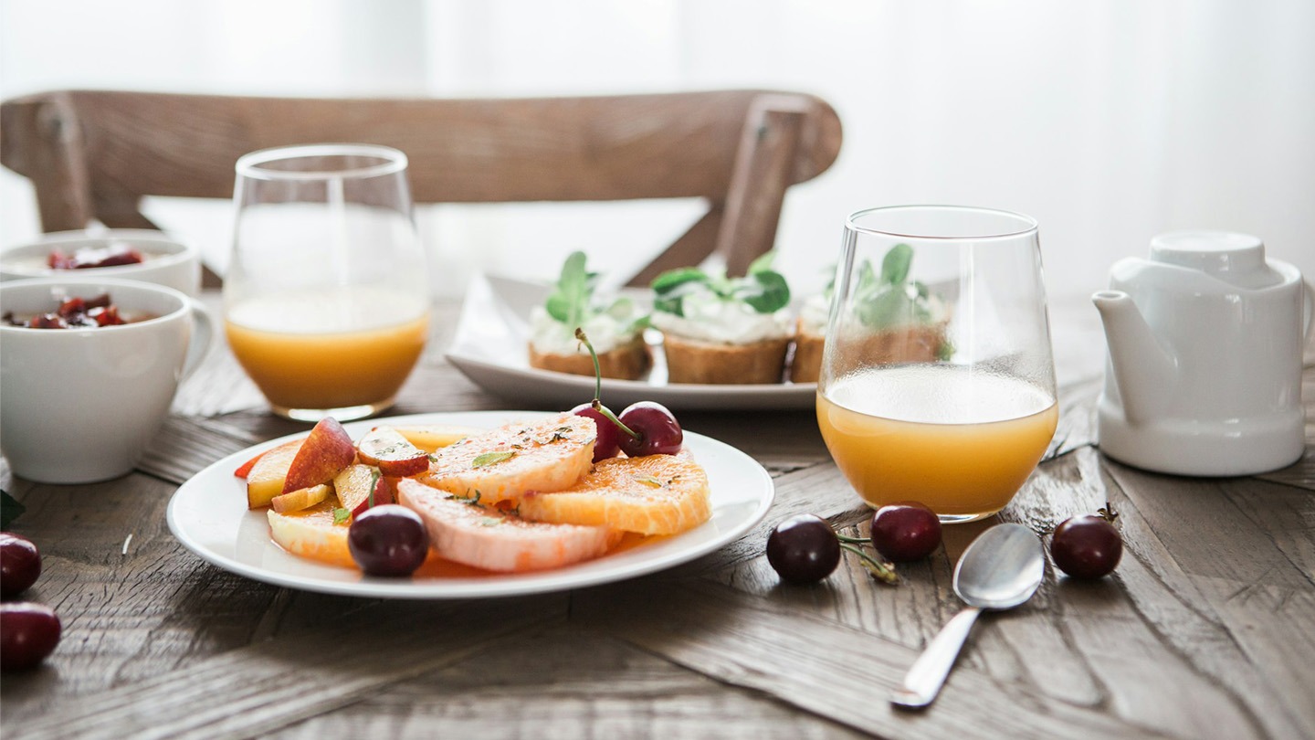 Frühstück und Mittagessen auf dem Hof Schlamann